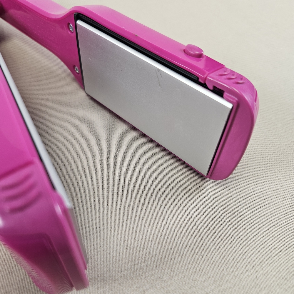 Conair Pink Hair Straightener - Picture 8 of 9